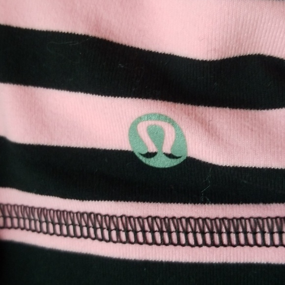 Lululemon flowy tank w/ elastic bottom - Picture 3 of 6